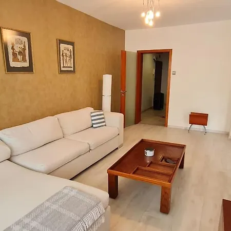 санта Apartment